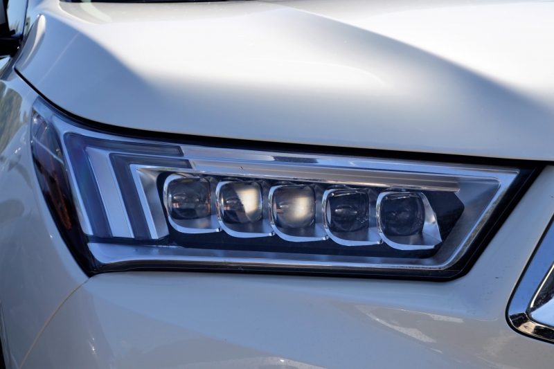 concession-auto-CARQUEIRANNE-min_acura-headlamp-2834131